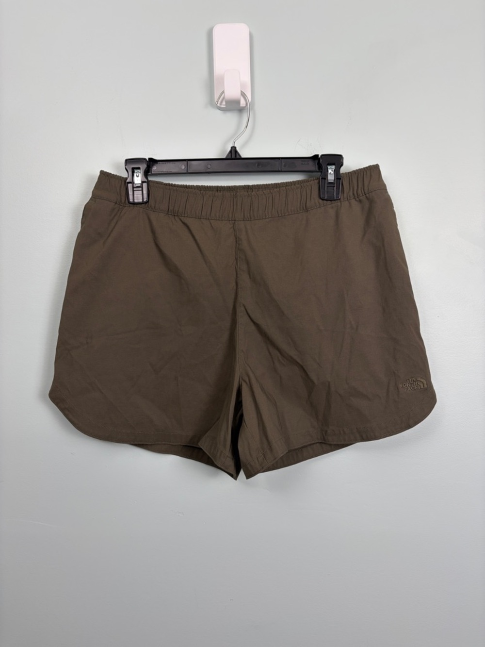 The North Face Women's Large Olive Green Nylon Outdoor Athletic Pull On Shorts